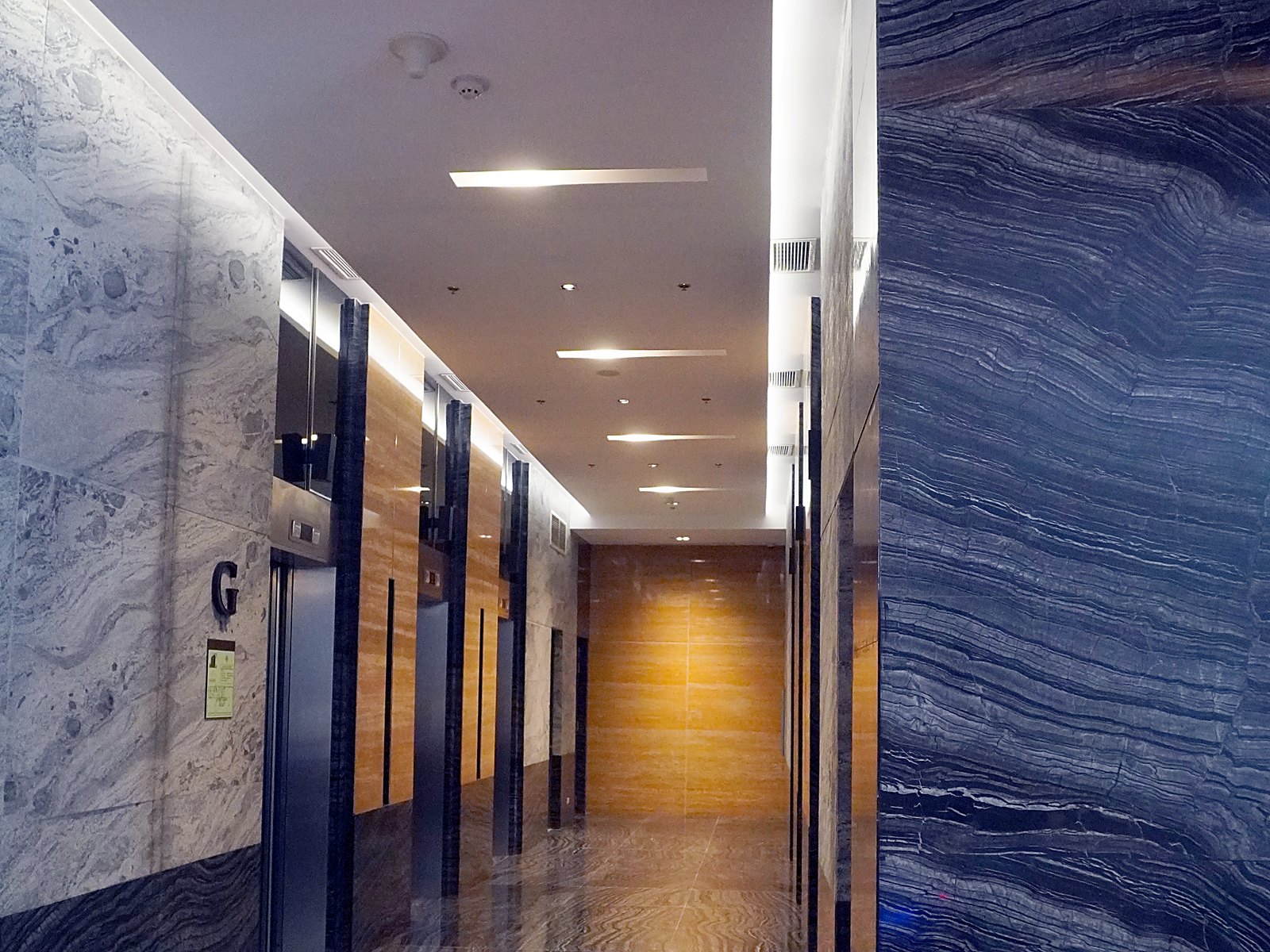 Sinocan Corporate Center — Elevator Lobby